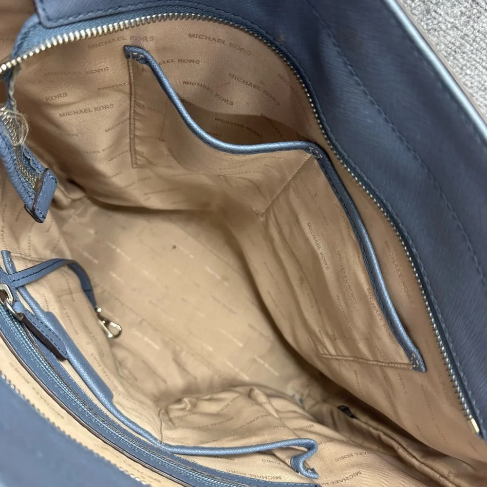 Michael Kors‎ large Blue Saffiano Tote Handbag Purse (no shoulder strap) - Picture 7 of 15